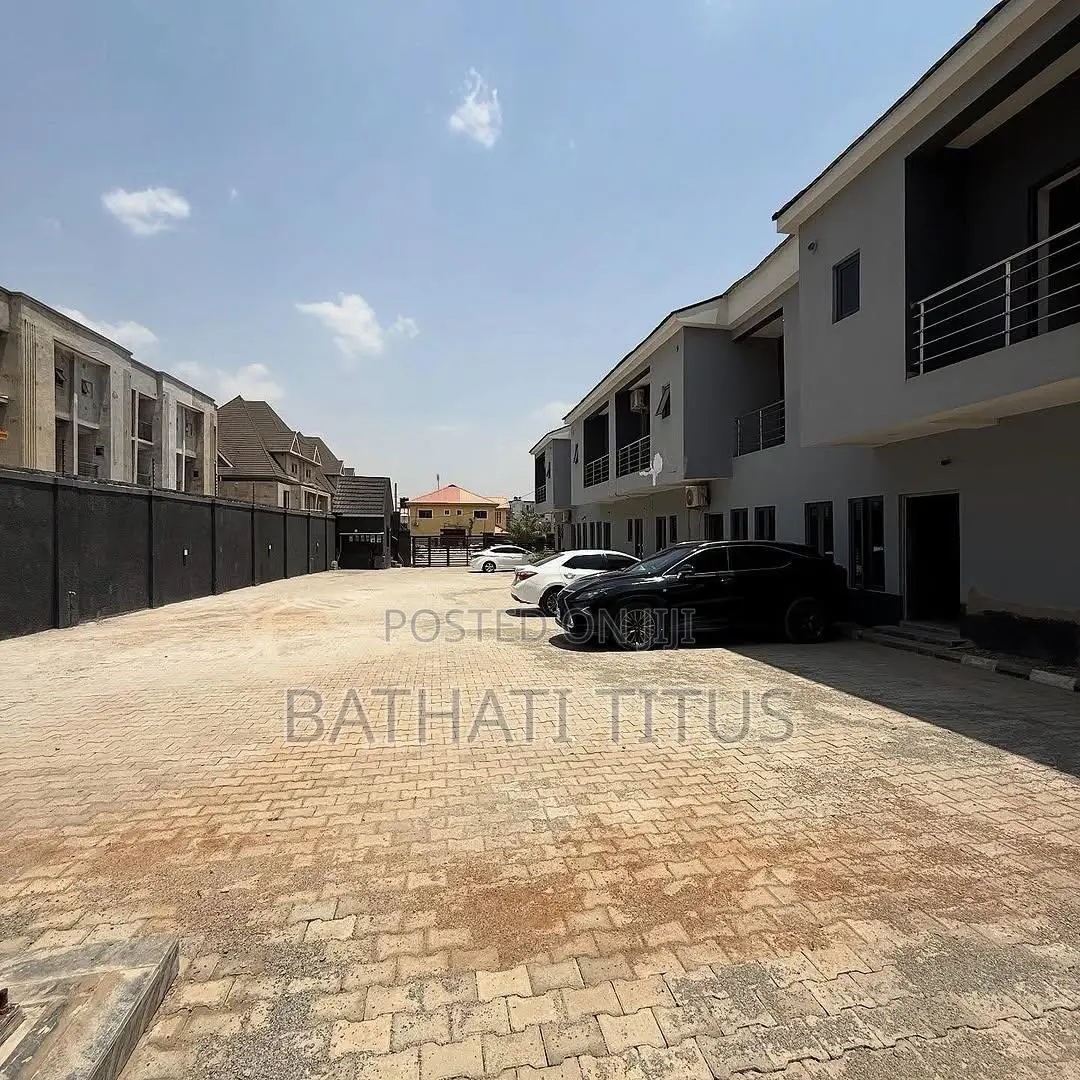 4bdrm Duplex in Kado for rent in Kado