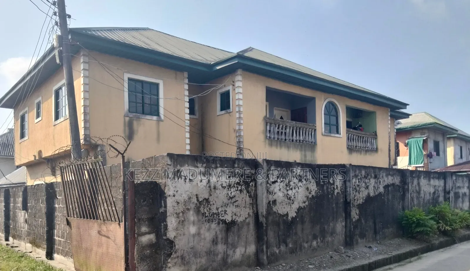8bdrm Block of Flats in Imo Avenue Ext By for sale in Aba North
