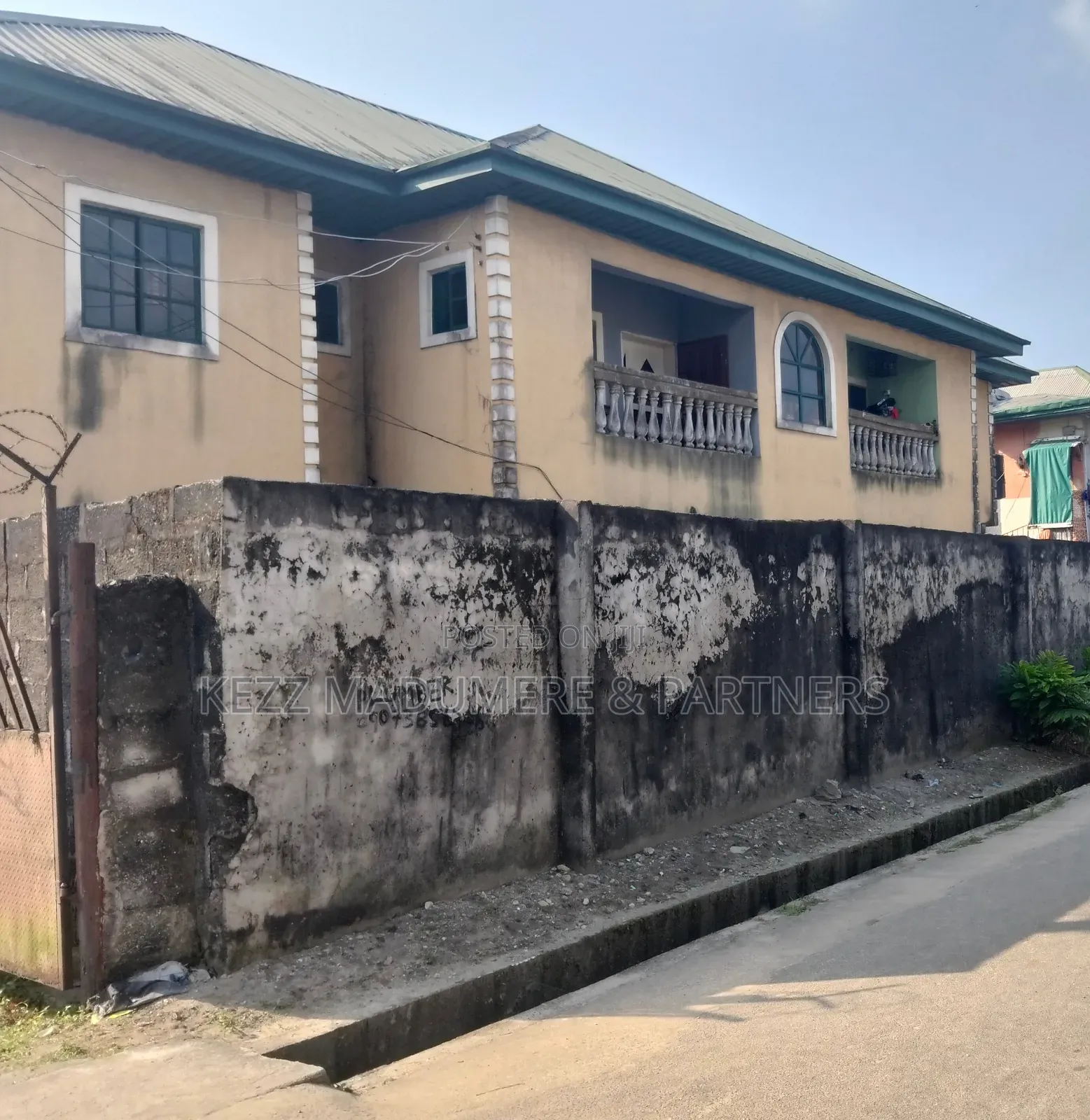 8bdrm Block of Flats in Imo Avenue Ext By for sale in Aba North