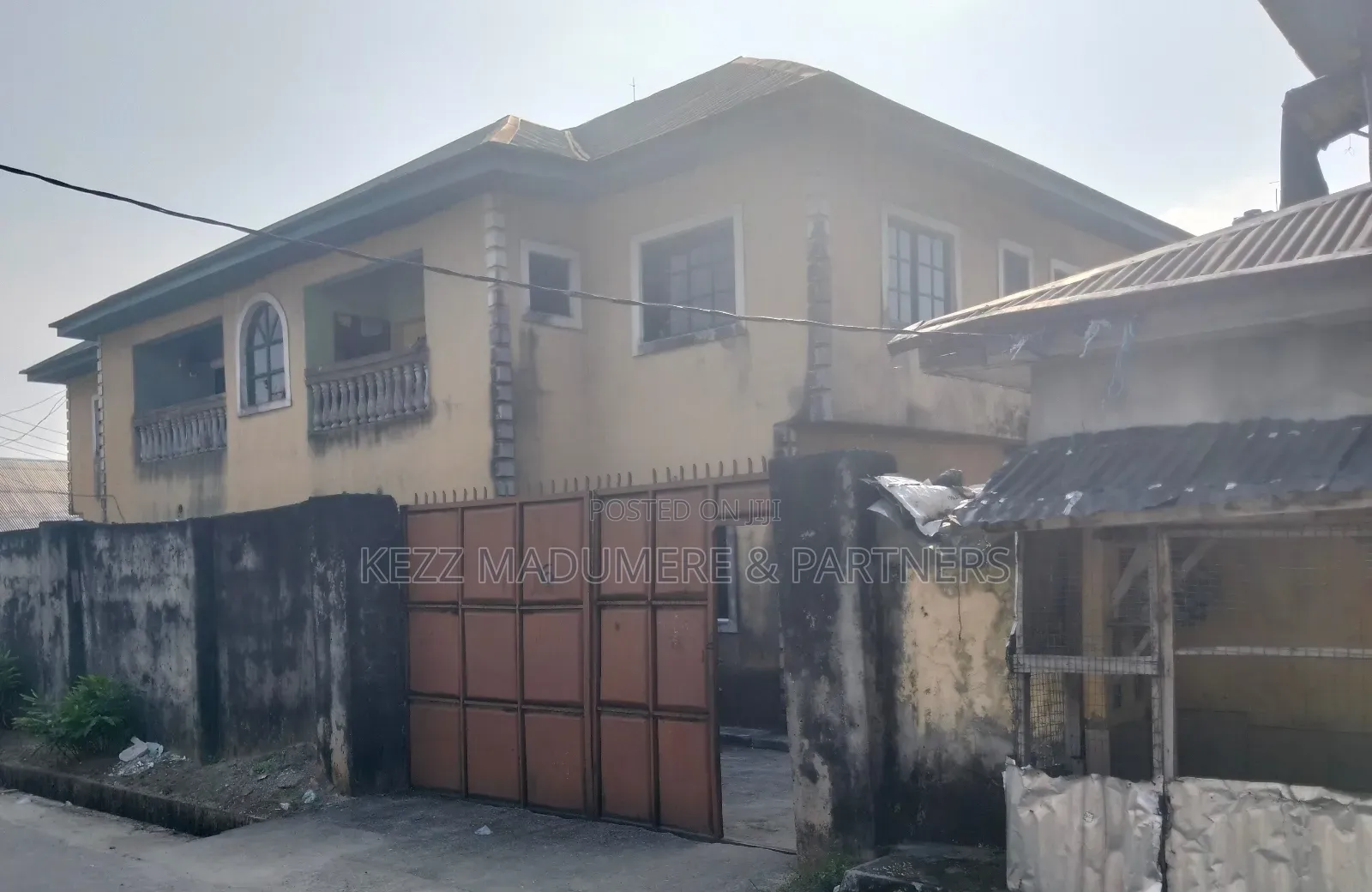 8bdrm Block of Flats in Imo Avenue Ext By for sale in Aba North