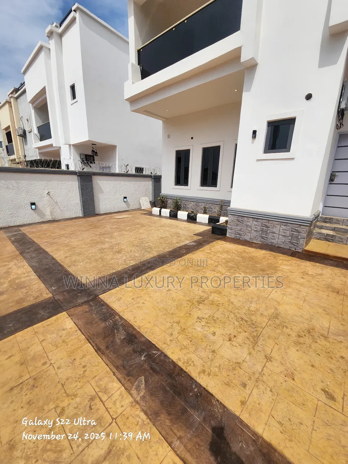 4bdrm Duplex in Nuga Luxury, Lugbe District for sale in Lugbe District