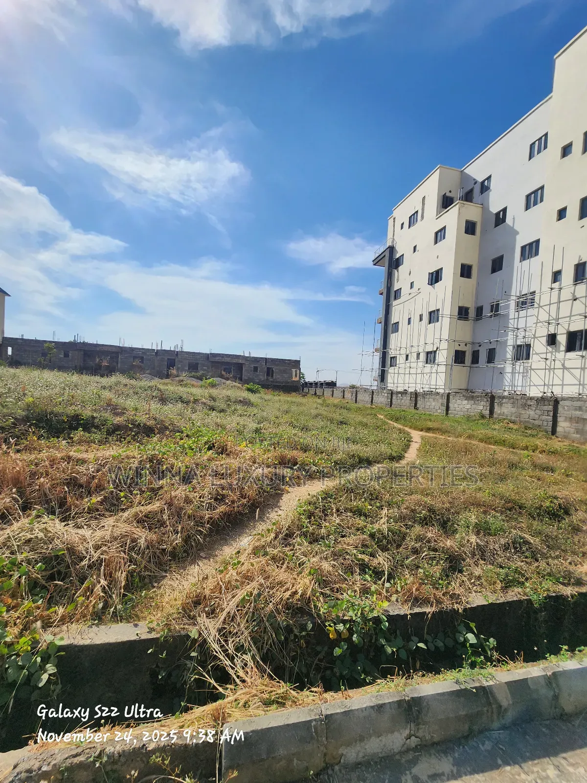 1200sqm Land for 9units of 3 Bed Block of Flat in Lugbe District