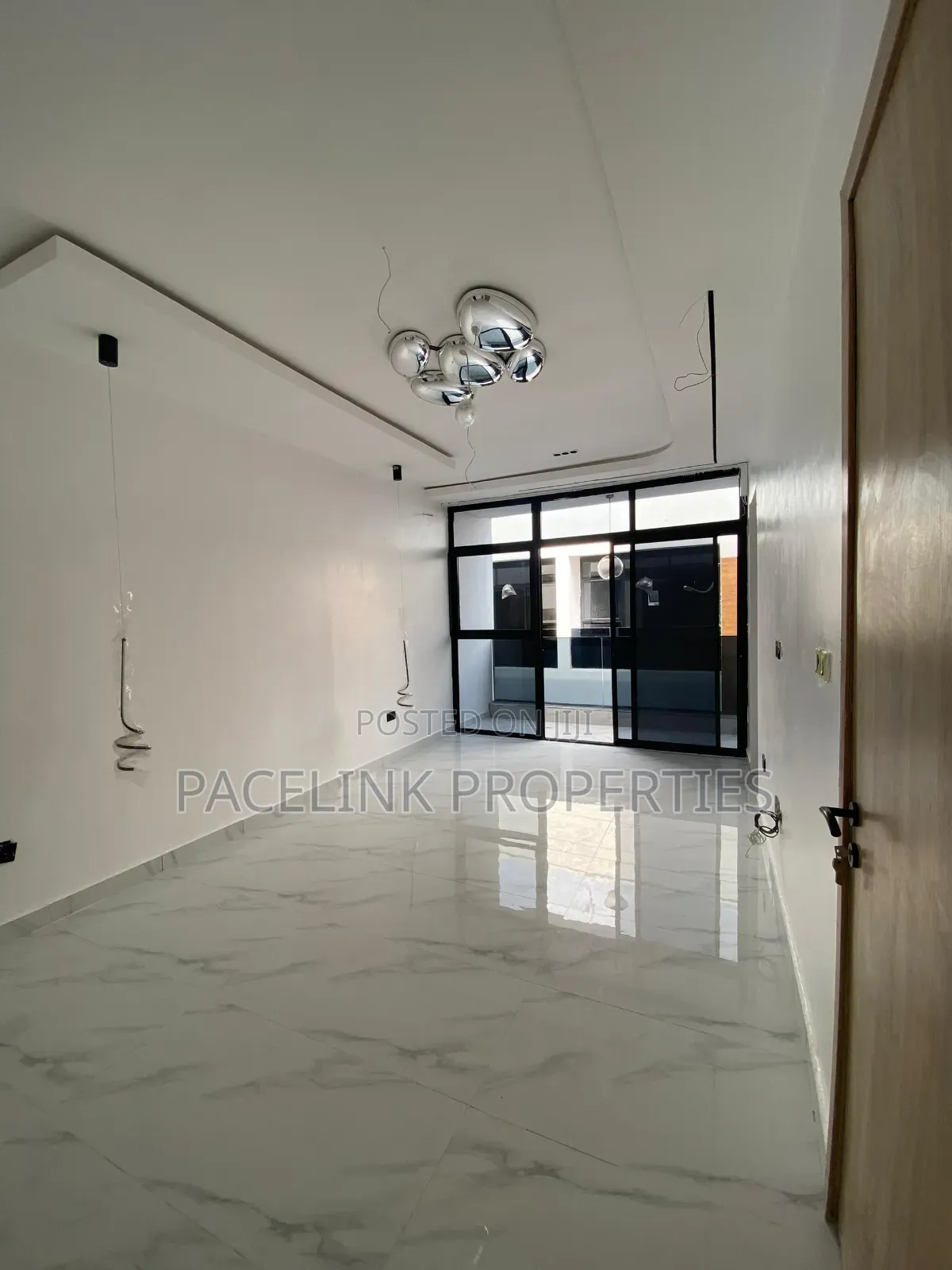 4bdrm Duplex in Lekki Phase 1 for sale in Lekki Phase 1