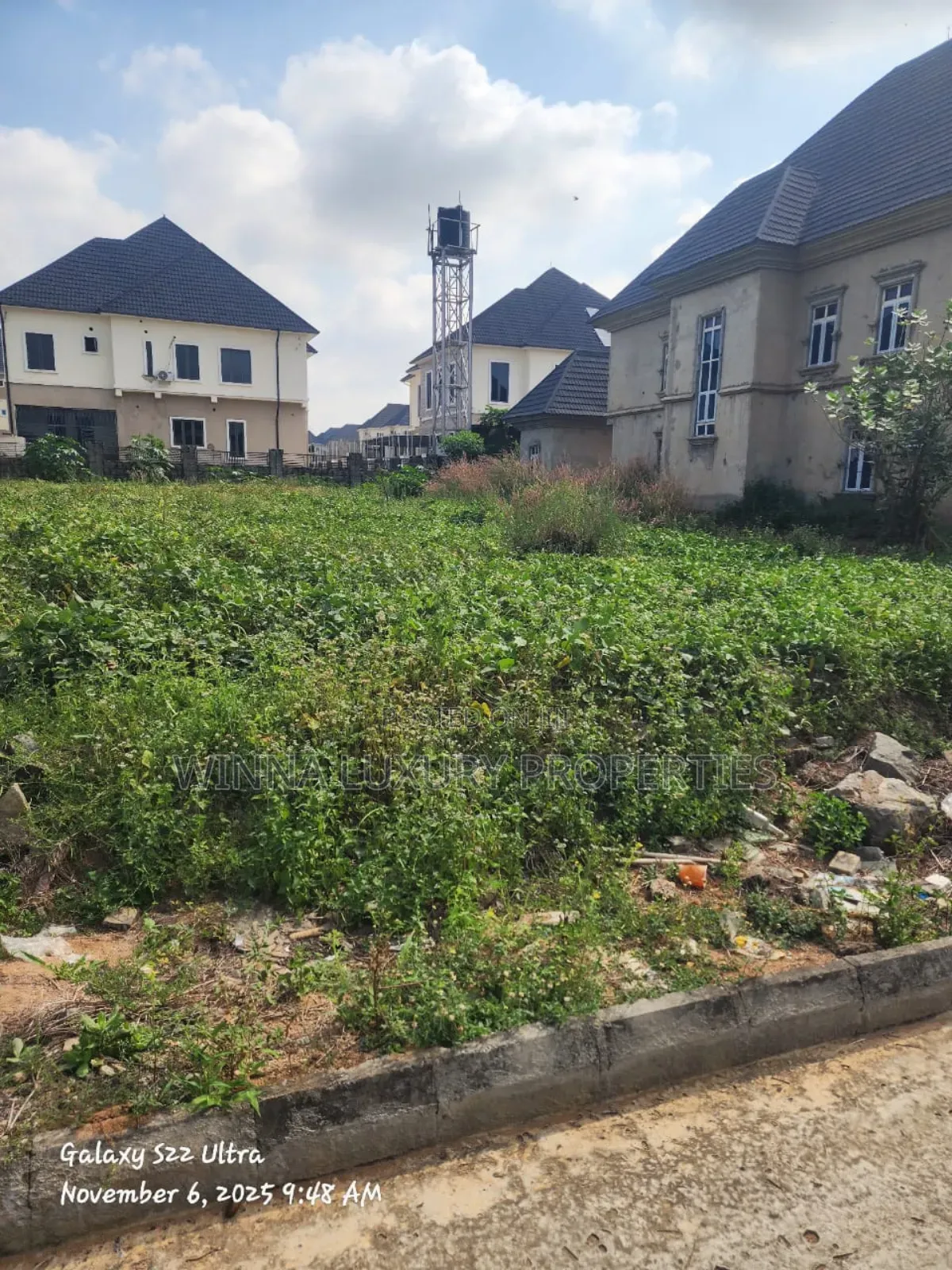 850sqm Plot of Land for 5 Bedrooms Fully Detached With Detached Bq in Lugbe District
