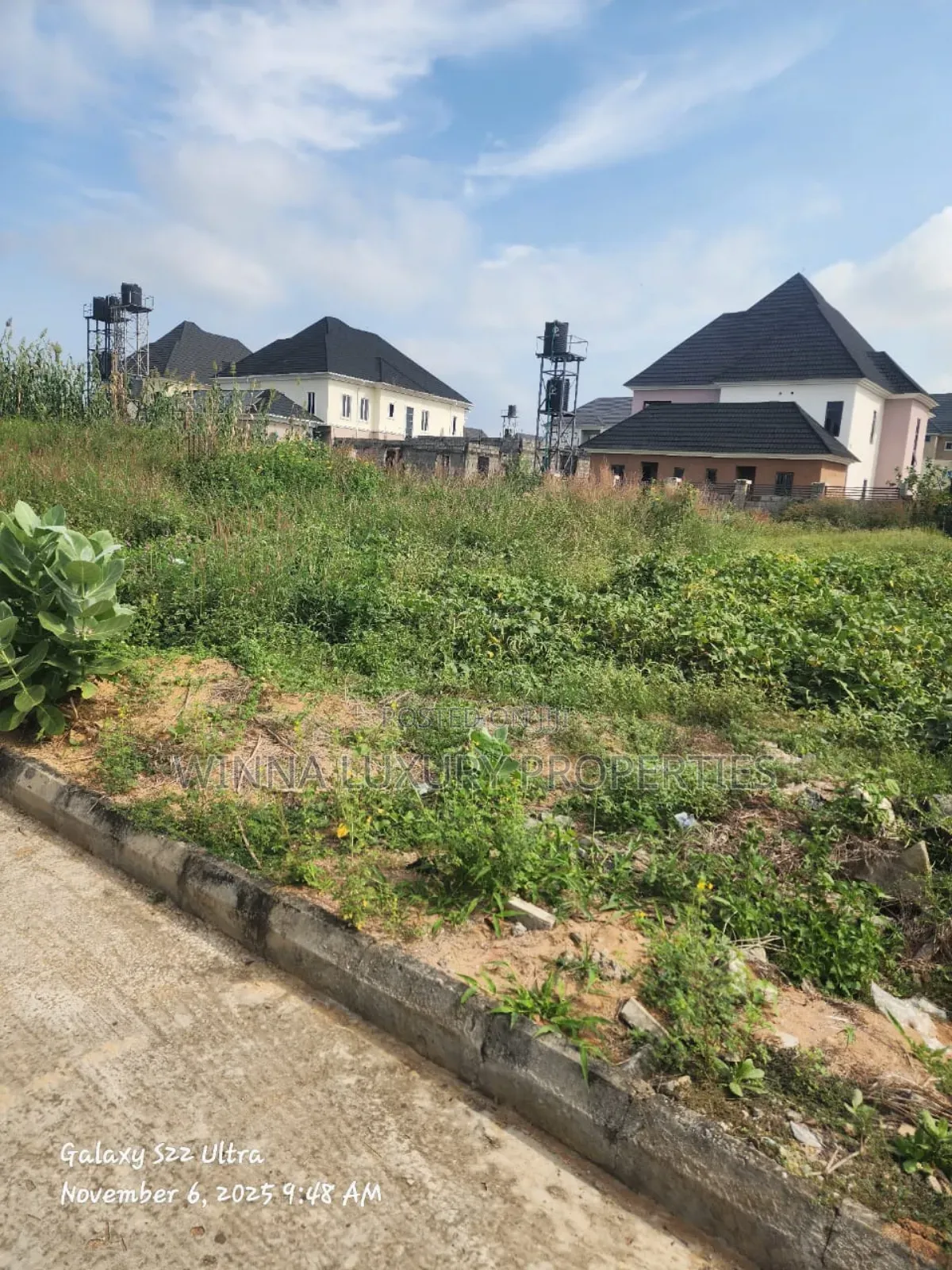 850sqm Plot of Land for 5 Bedrooms Fully Detached With Detached Bq in Lugbe District