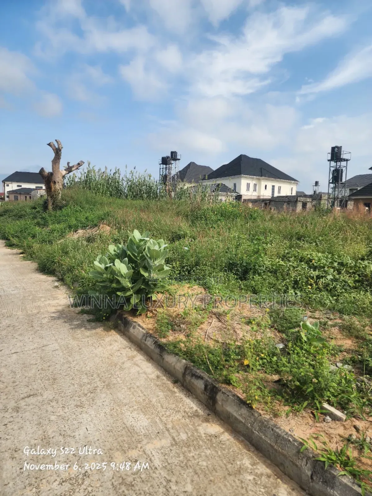 850sqm Plot of Land for 5 Bedrooms Fully Detached With Detached Bq in Lugbe District