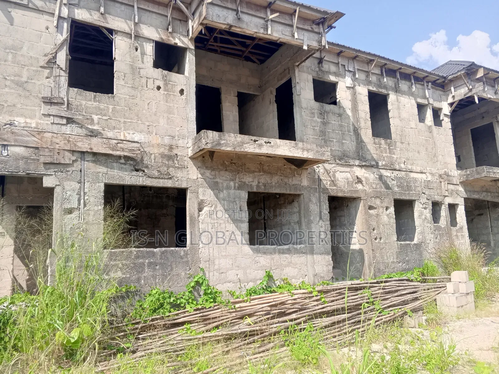 2bdrm Block of Flats in Warri for sale in Warri