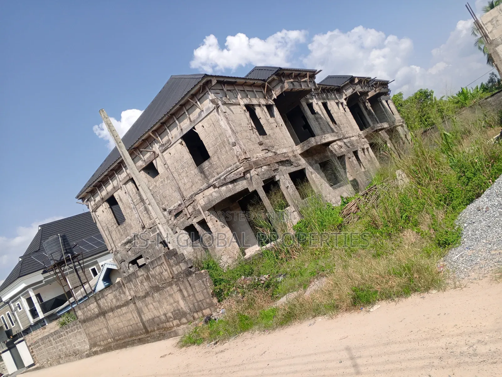 2bdrm Block of Flats in Warri for sale in Warri