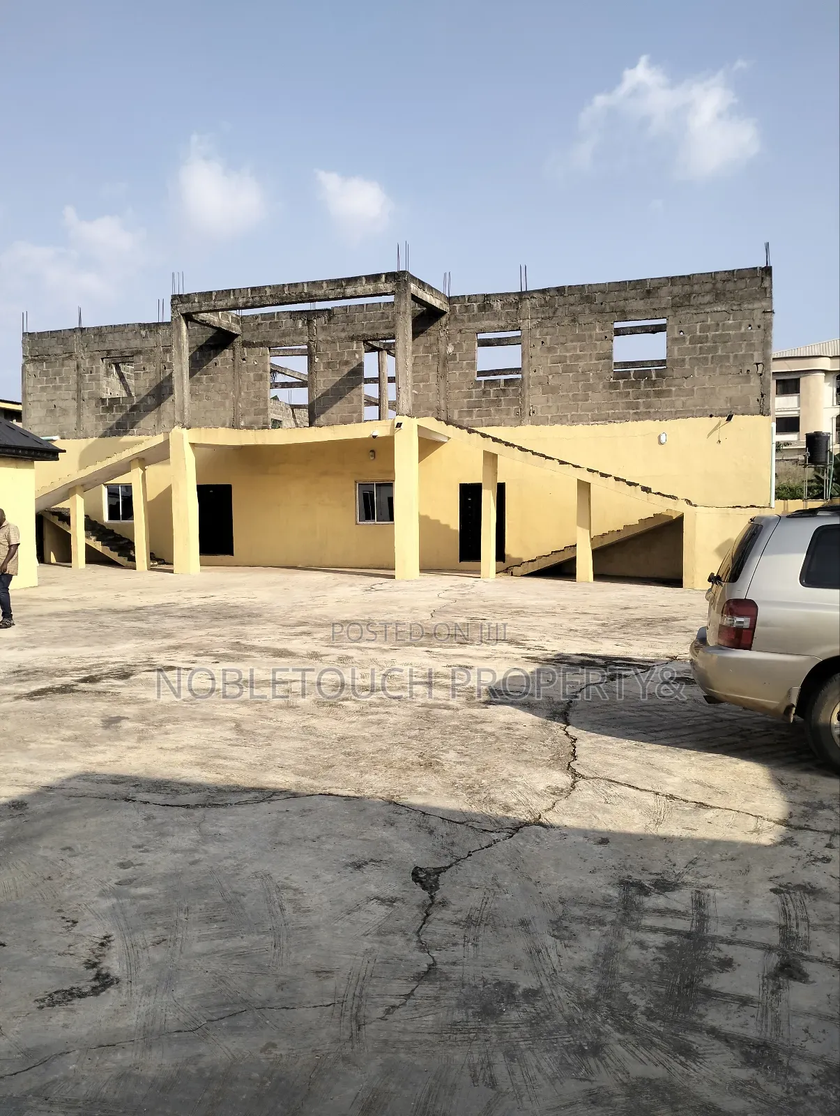 Commercial Building Along the Major Road for Lease in Akesan