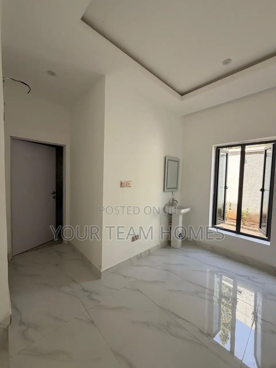 5bdrm Duplex in Kaura for rent in Kaura