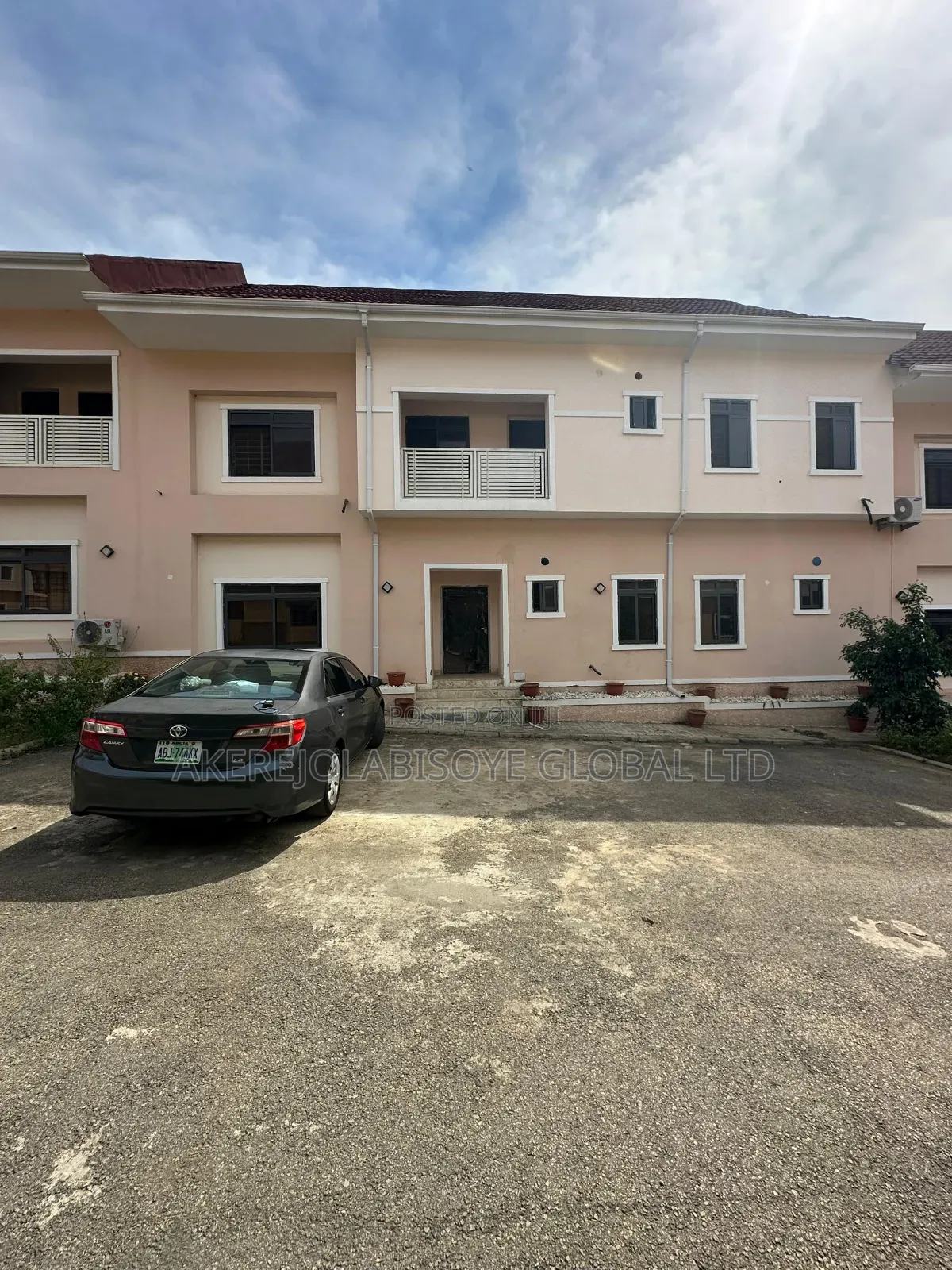 4bdrm Duplex in In An Estate Around for rent in Life Camp