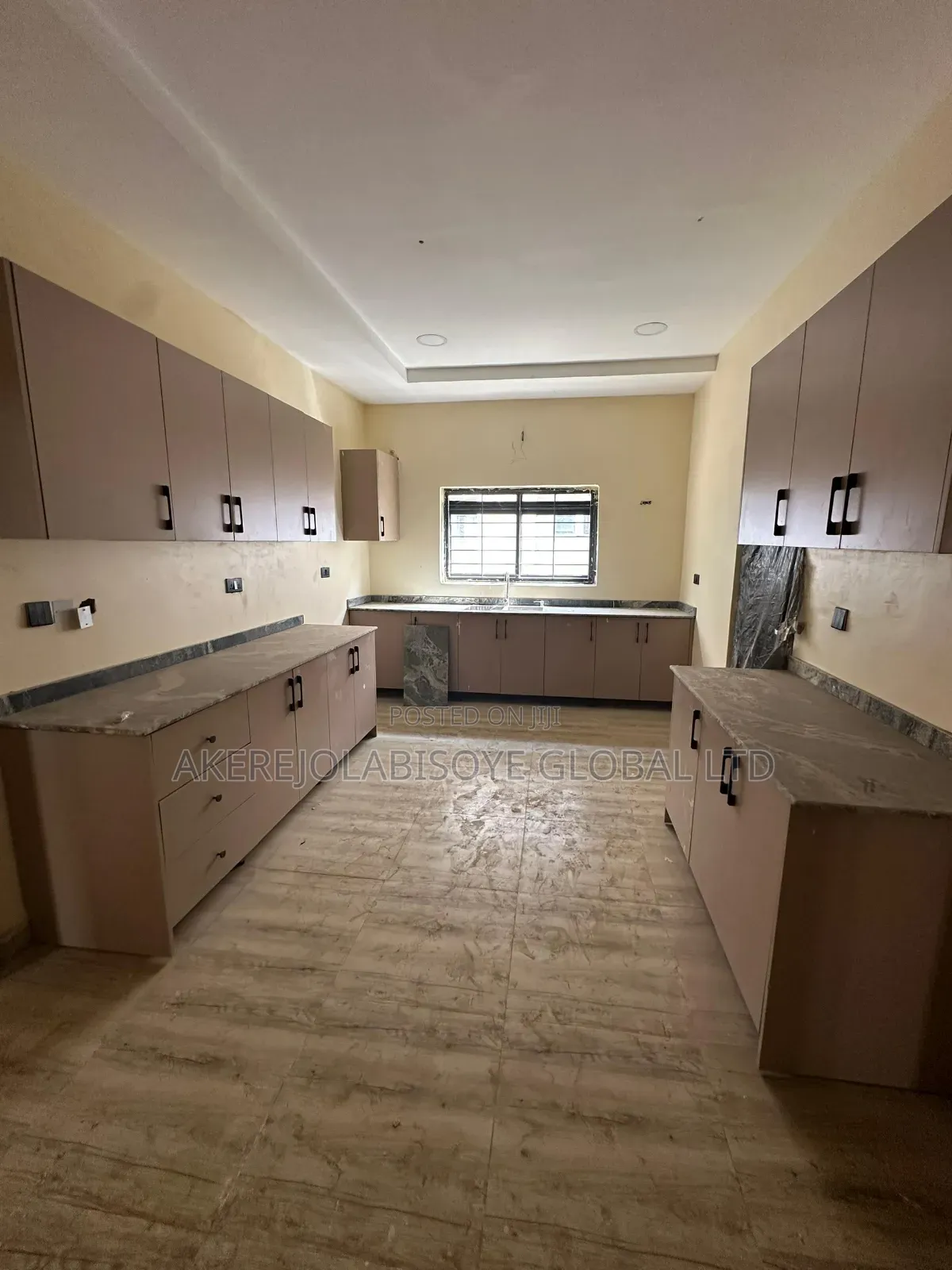 4bdrm Duplex in In An Estate Around for rent in Life Camp