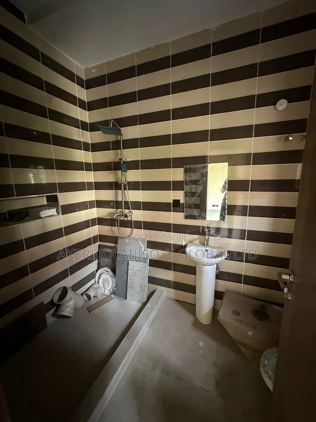 4bdrm Duplex in In An Estate Around for rent in Life Camp