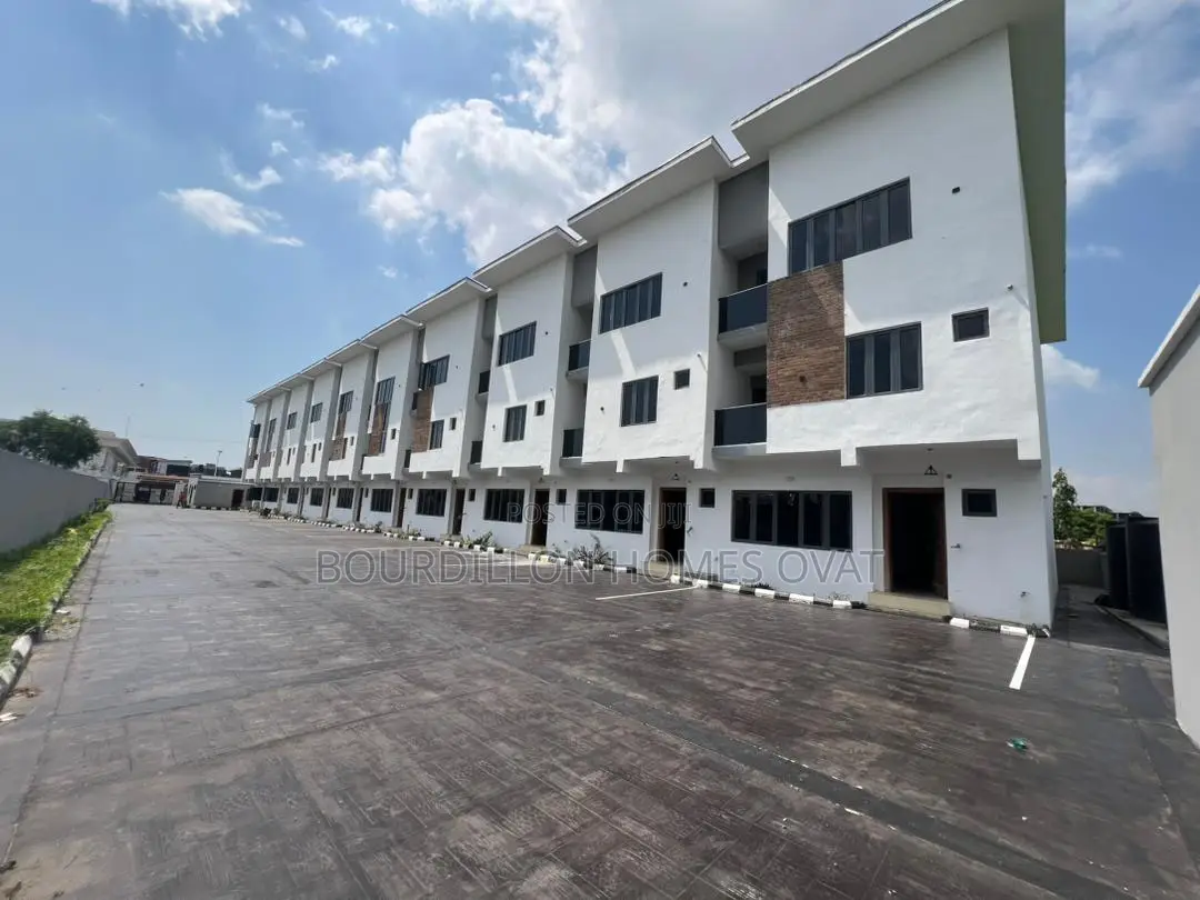 4bdrm Duplex in Lekki Phase 1 for rent in Lekki Phase 1