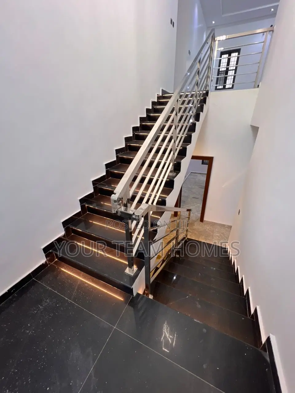 6bdrm Duplex in Guzape for sale in Guzape District
