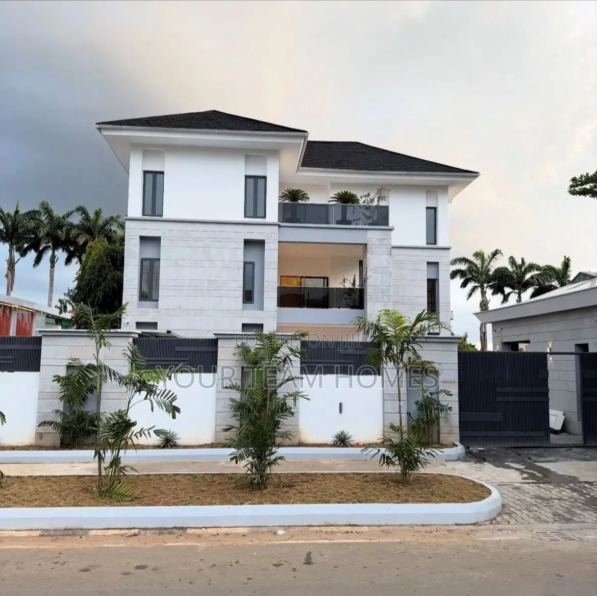 7bdrm Mansion in Maitama for sale in Maitama