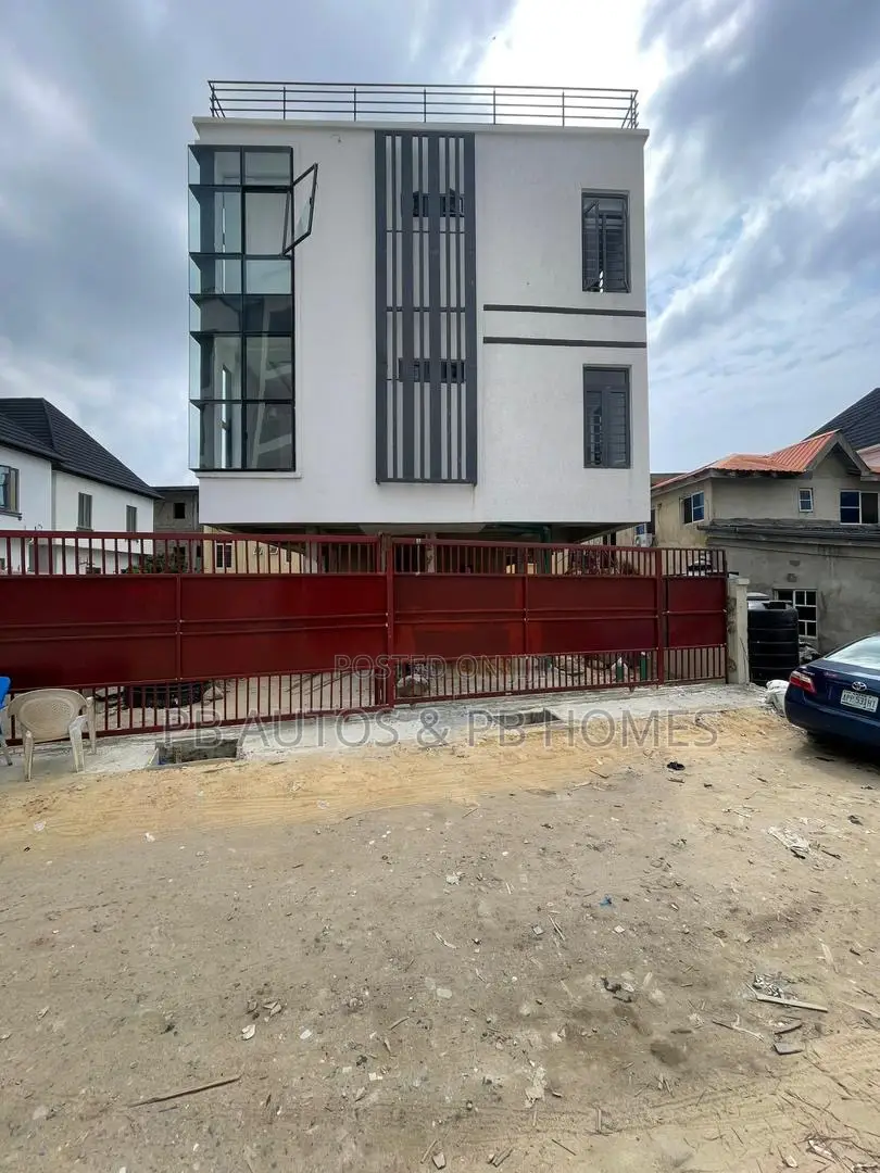 Furnished Studio Apartment in Chevron for sale in Chevron