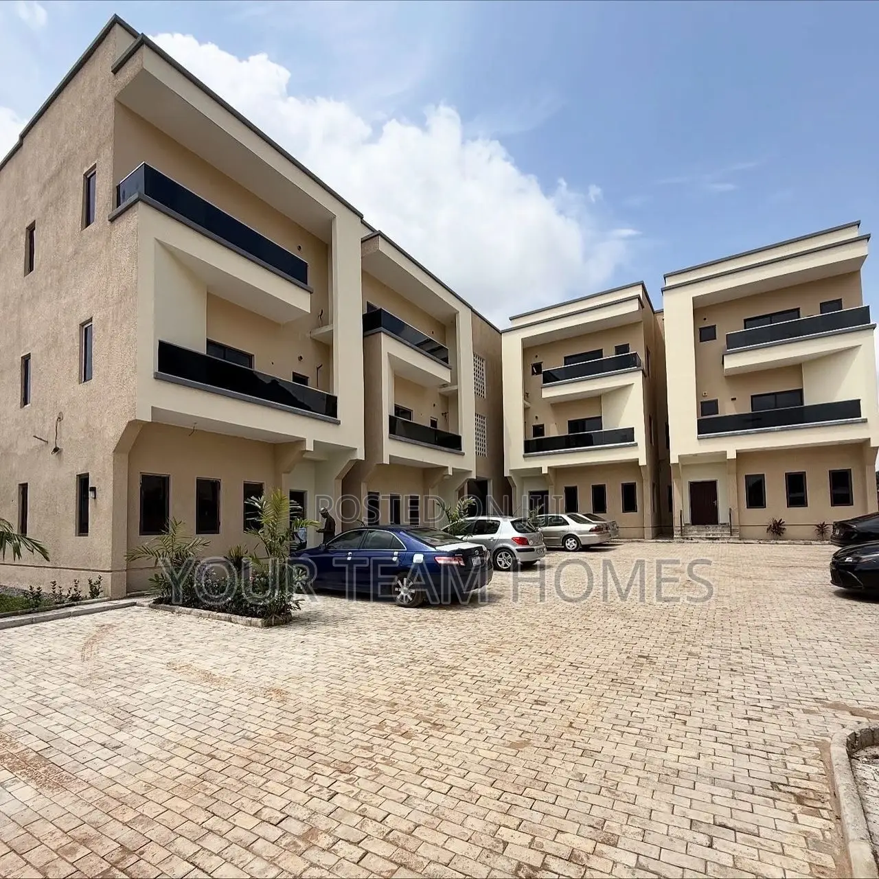 4bdrm Townhouse/Terrace in Durumi for sale in Durumi