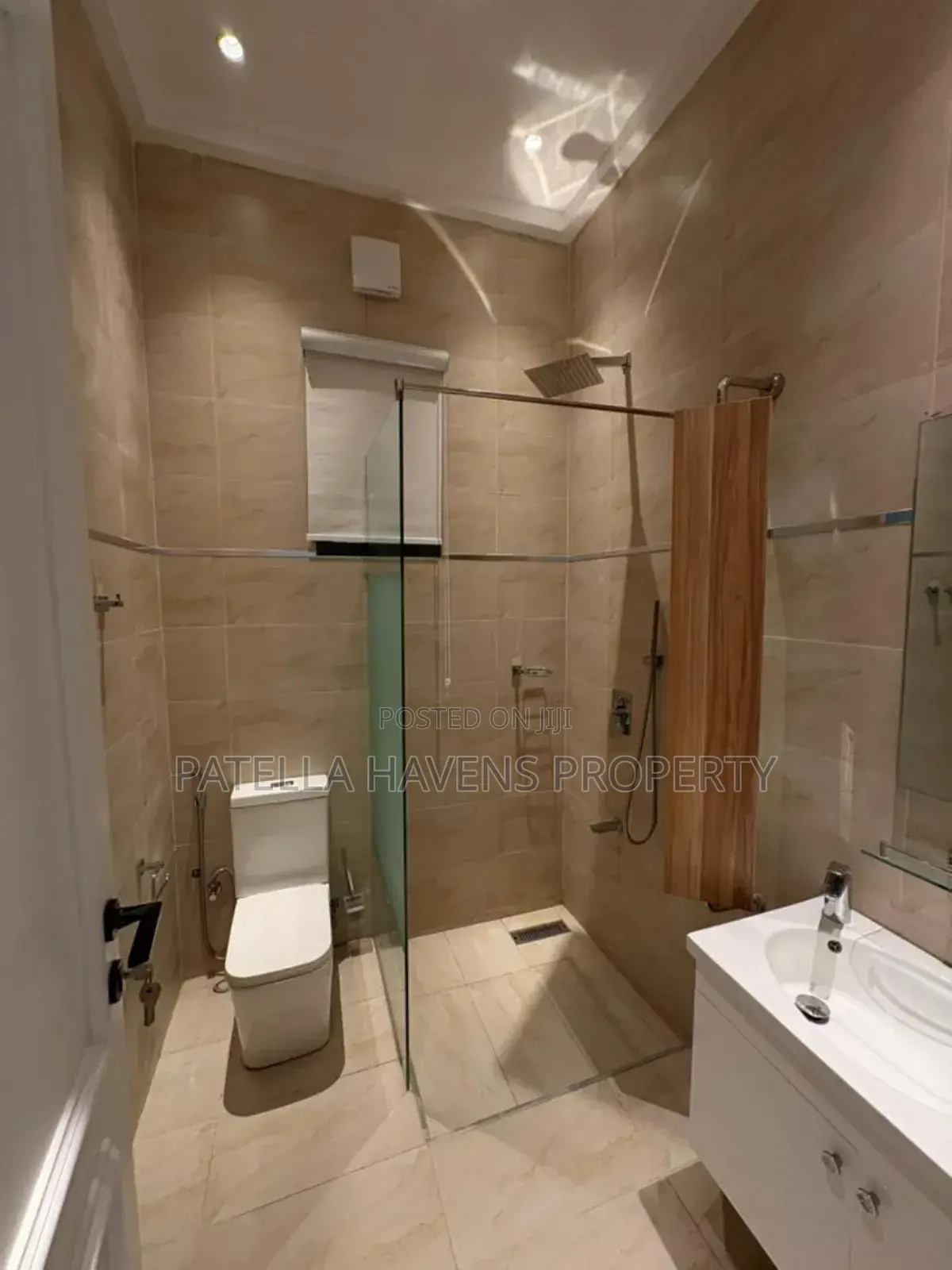 8bdrm Duplex in Wuse 2 for sale in Wuse 2