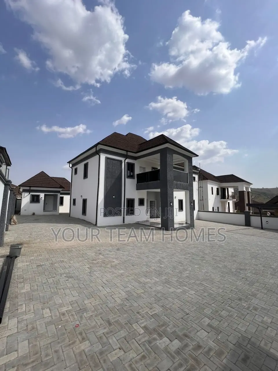 5bdrm Duplex in Asoroko, Asokoro for sale in Asokoro