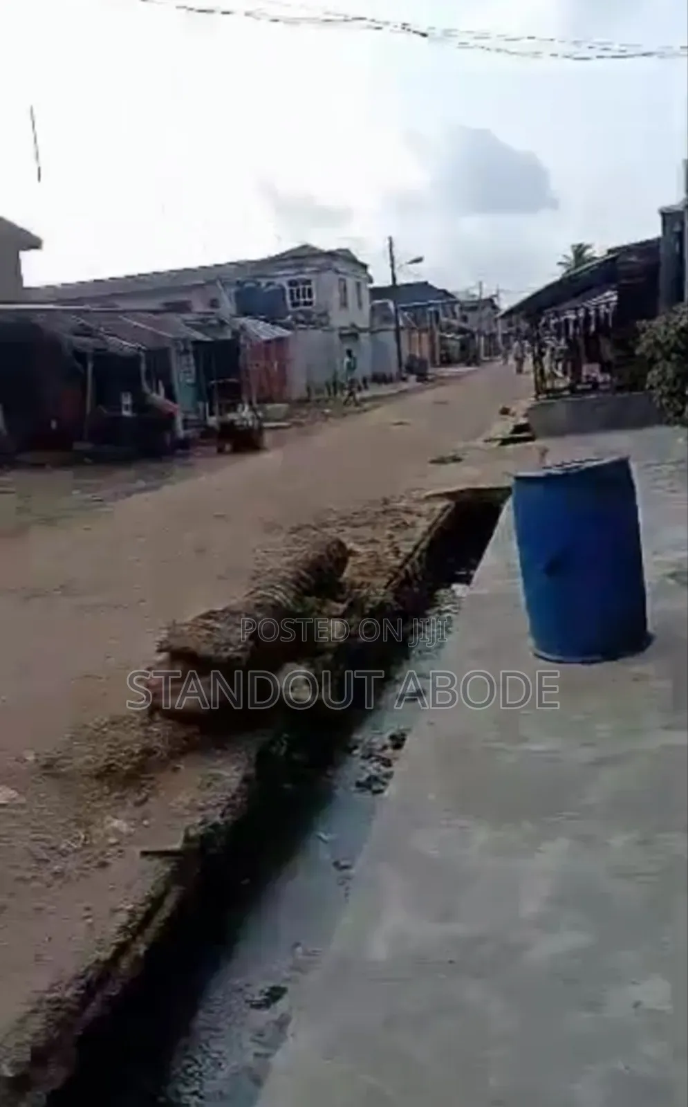 3bdrm Block of Flats in Ikotun, Governors Road for sale in Governors Road