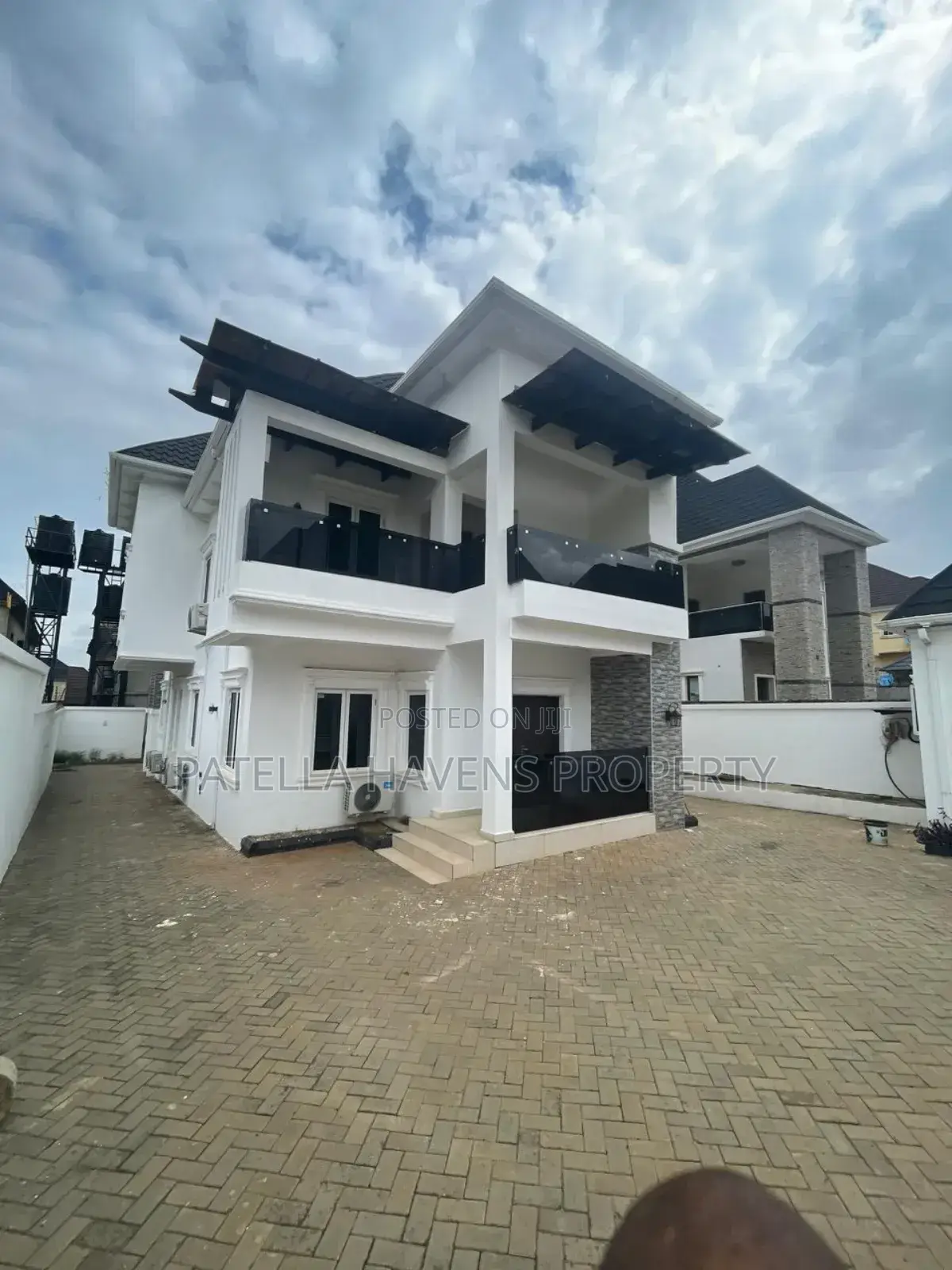 Brand New 4 Bedroom Duplex in Apo Resettlement