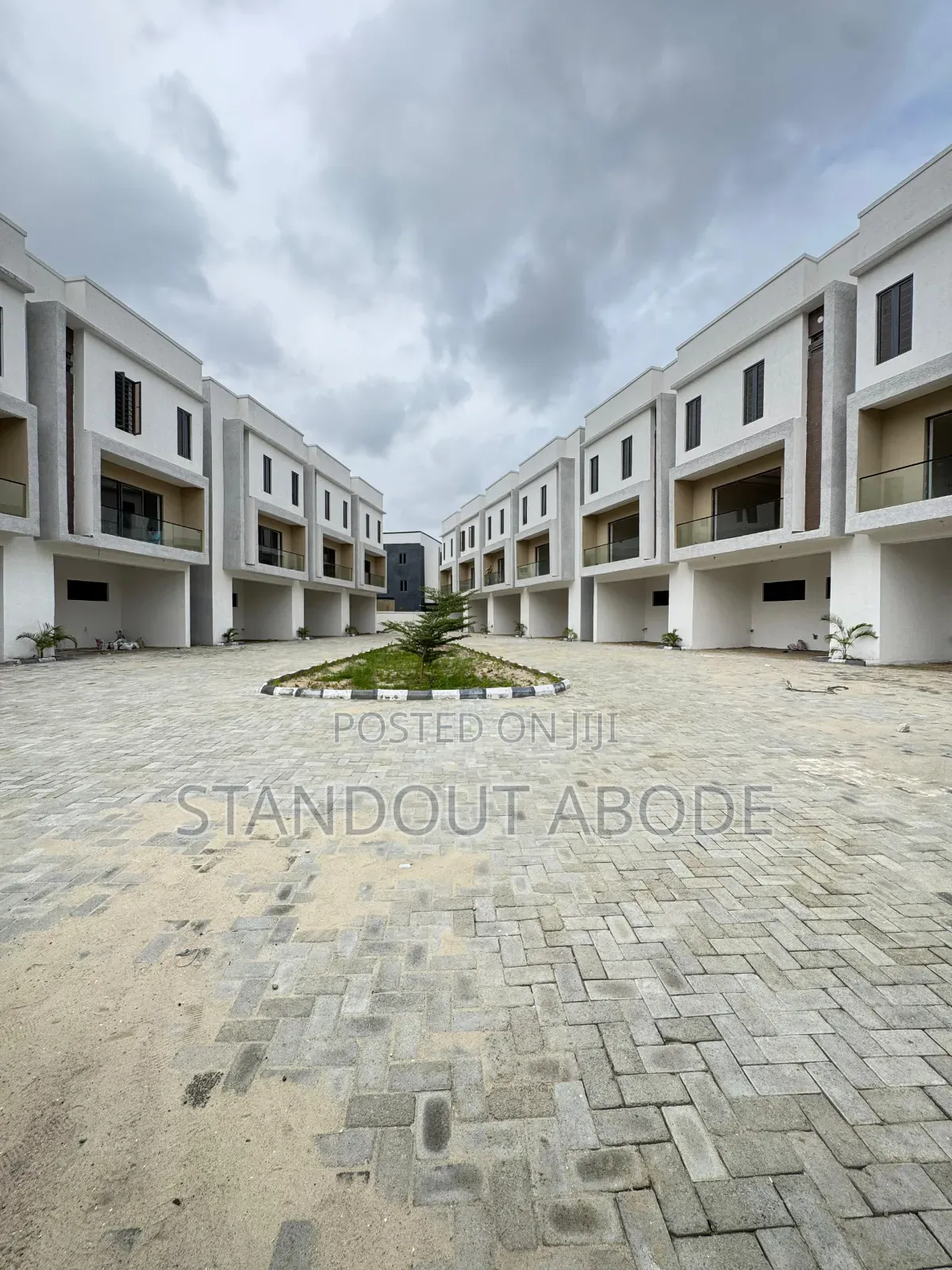 4bdrm Duplex in Inside An Estate, Ikate for sale in Ikate