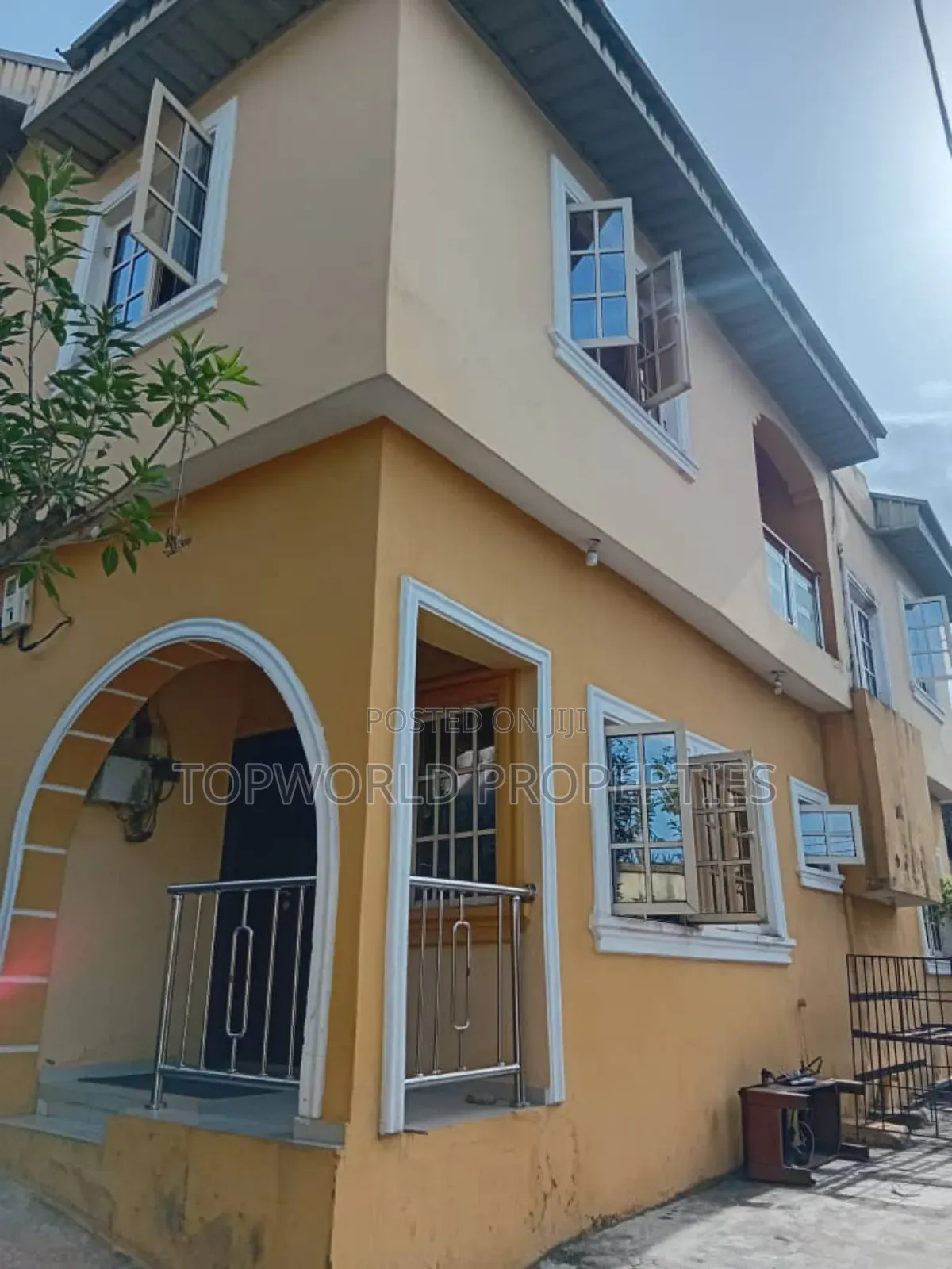 5bdrm Duplex in College Road Ogba, Ifako for sale in Ifako