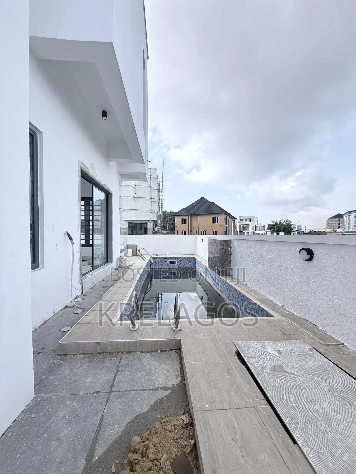 5bdrm Duplex in Royal Garden Estate, Off Lekki-Epe Expressway for sale in Off Lekki-Epe Expressway