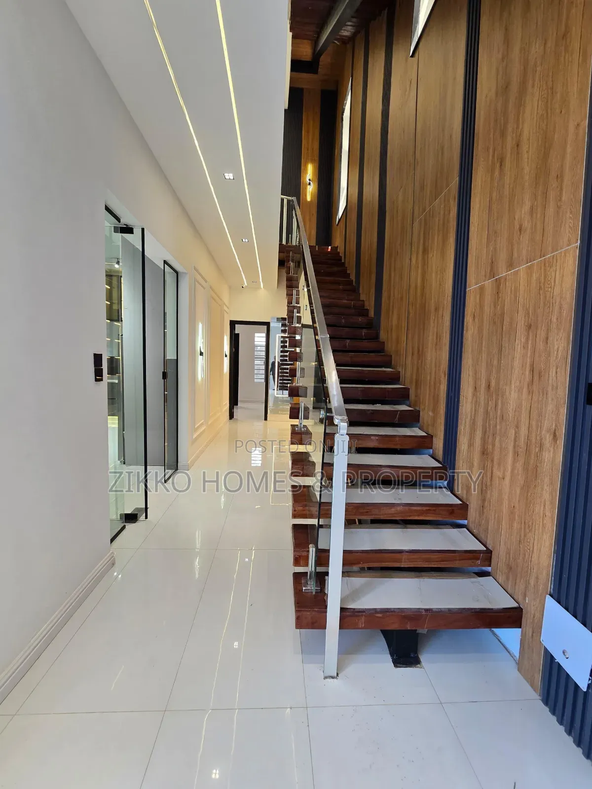 5bdrm Duplex in Lekki for sale in Lekki