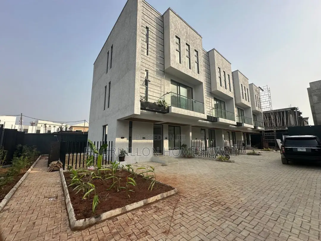 4bdrm Duplex in Ikate for sale in Ikate