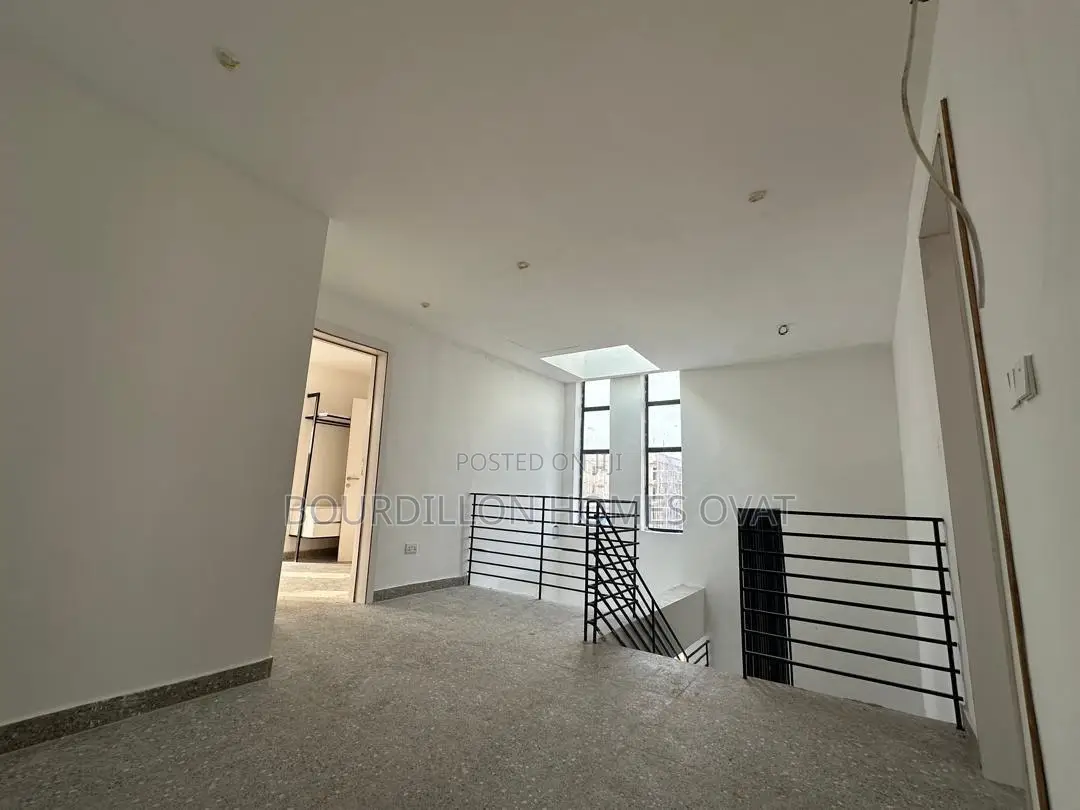 4bdrm Duplex in Ikate for sale in Ikate