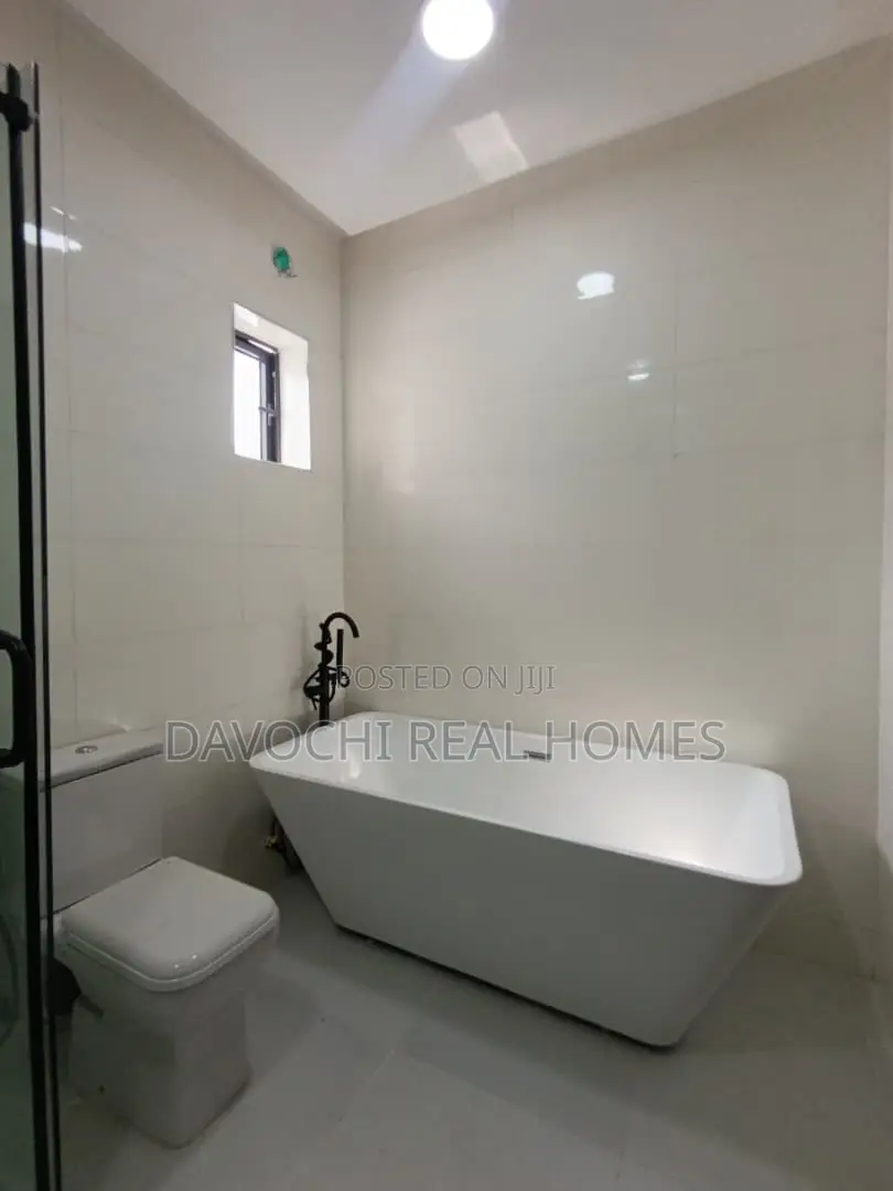 4bdrm Duplex in Freedom Way, Lekki Phase 1 for rent in Lekki Phase 1