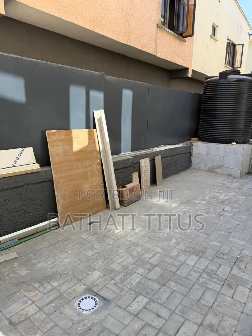 4bdrm Duplex in Paradise Estate, Life Camp for rent in Life Camp