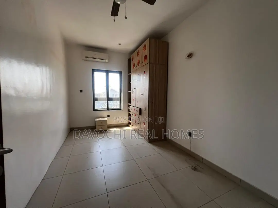 3bdrm Apartment in Lekki Phase1 for rent in Lekki Phase 2