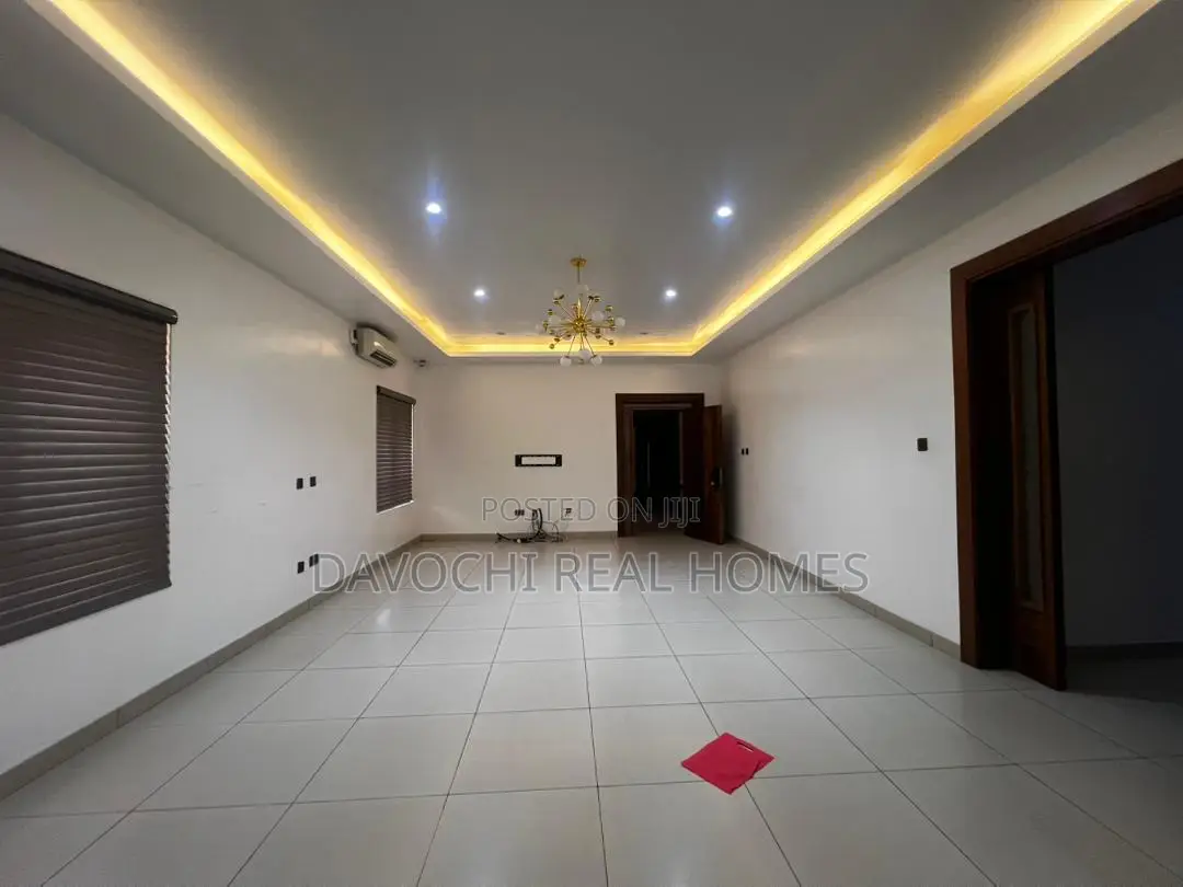 3bdrm Apartment in Lekki Phase1 for rent in Lekki Phase 2