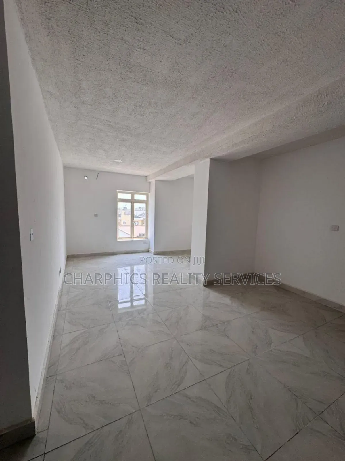 2bdrm Maisonette in Lekki Phase 1 for sale in Lekki Phase 1