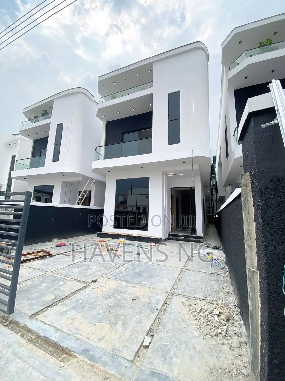 4bdrm Duplex in Off Lekki-Epe Expressway for sale in Off Lekki-Epe Expressway