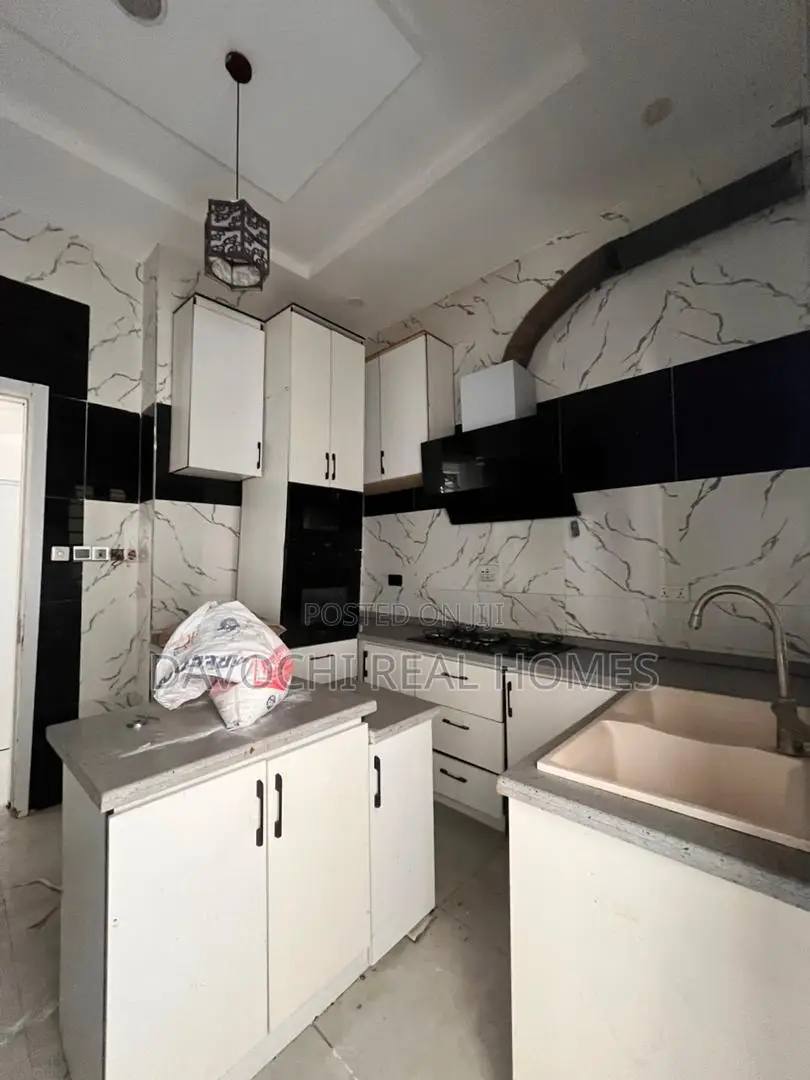 4bdrm Duplex in Ikota for rent in Ikota