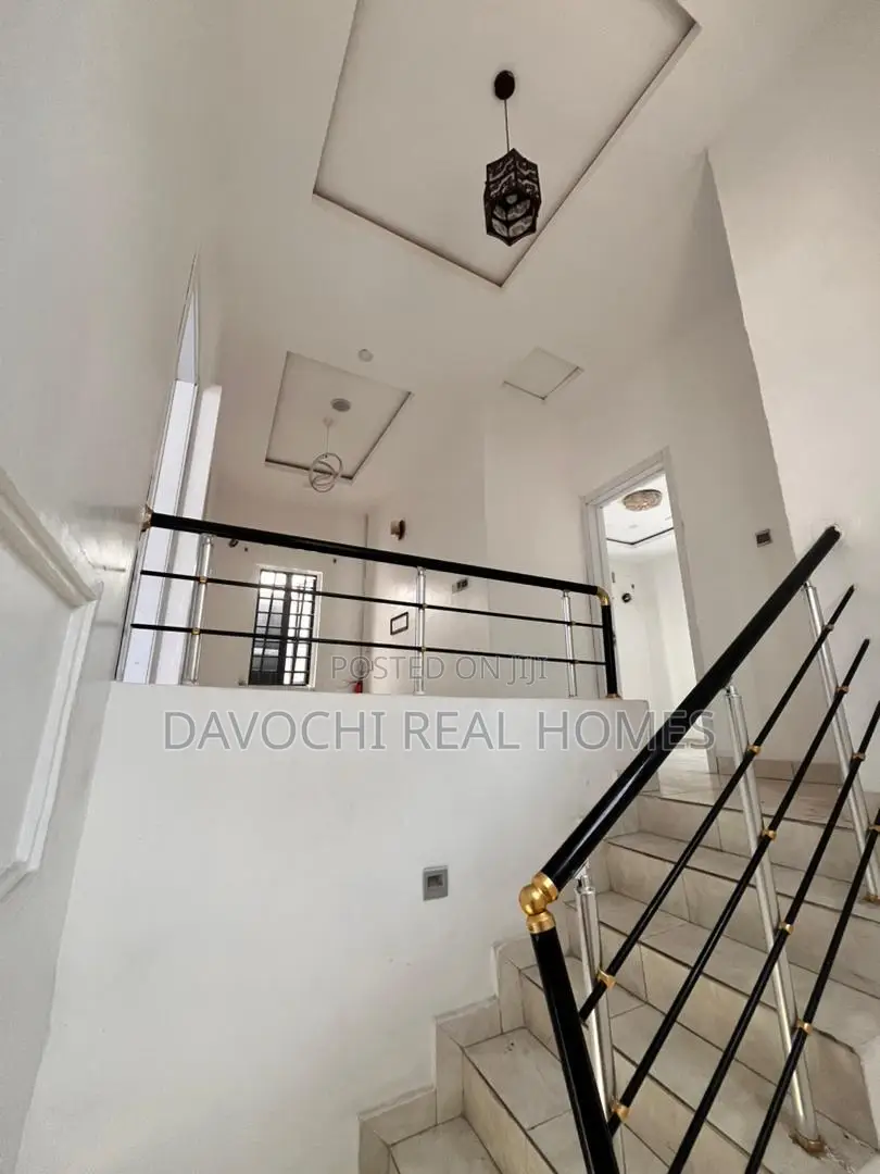4bdrm Duplex in Ikota for rent in Ikota