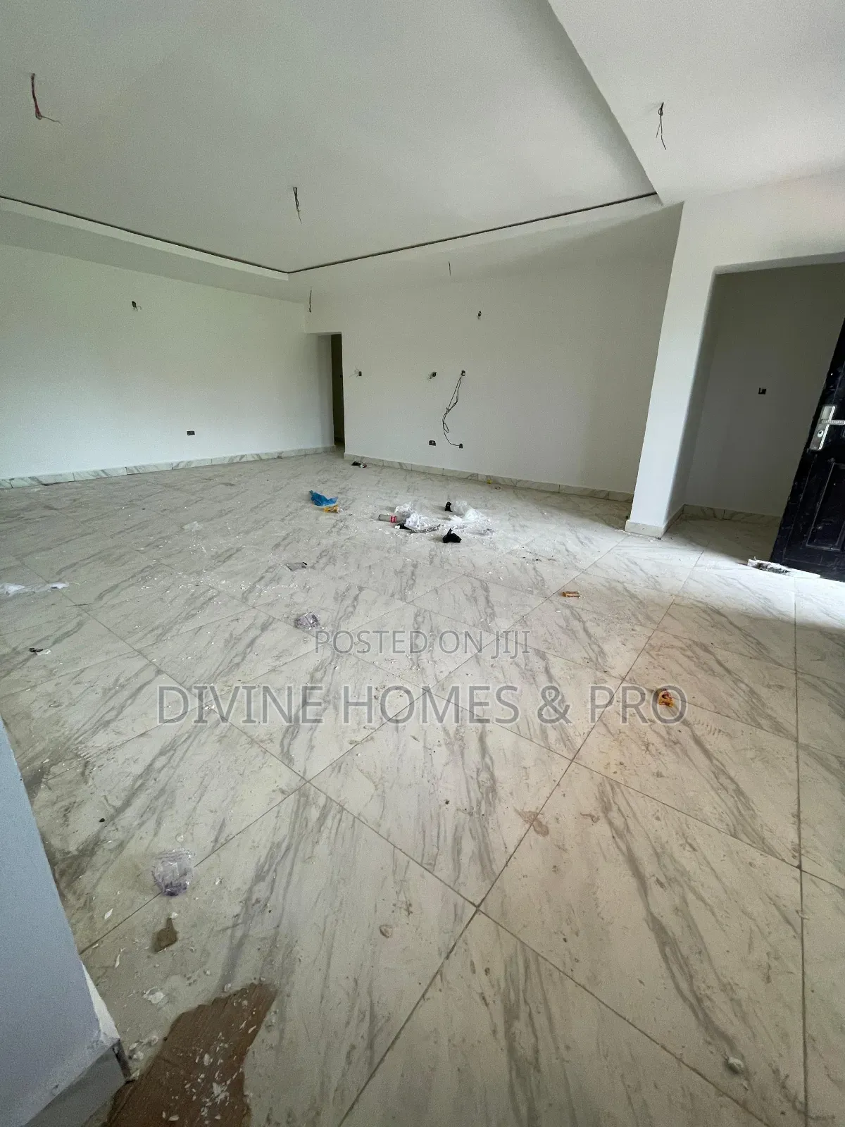 3bdrm Block of Flats in Berger Clinic, Life Camp for sale in Life Camp