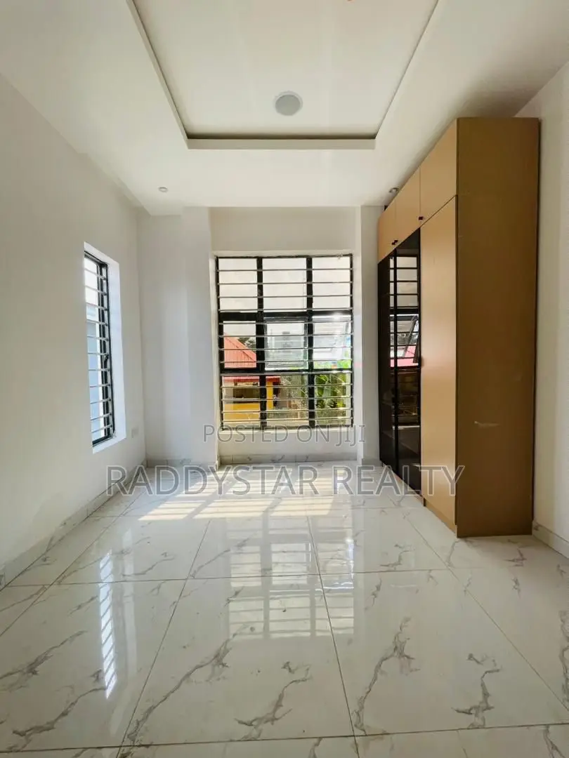 4bdrm Duplex in Magodo for sale in Magodo