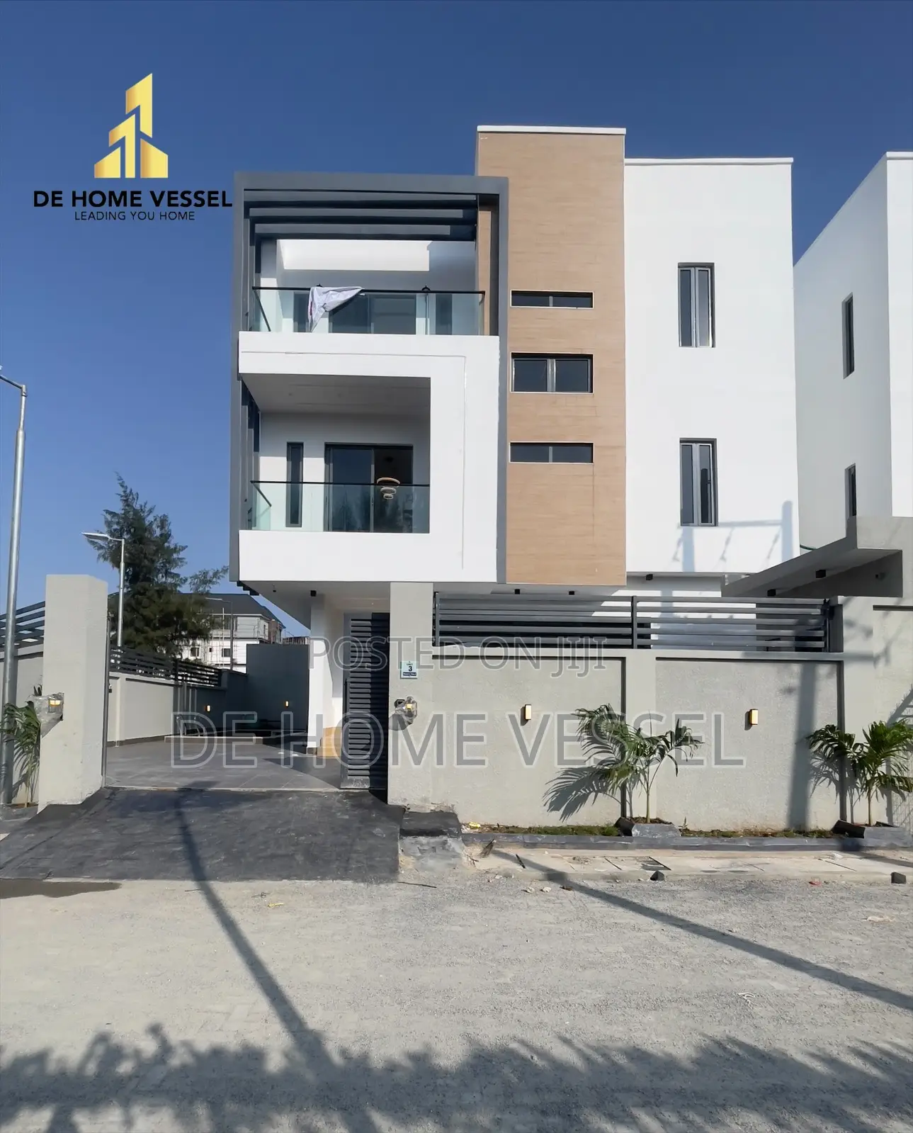 5bdrm Duplex in Lekki Phase 1 for sale in Lekki Phase 1