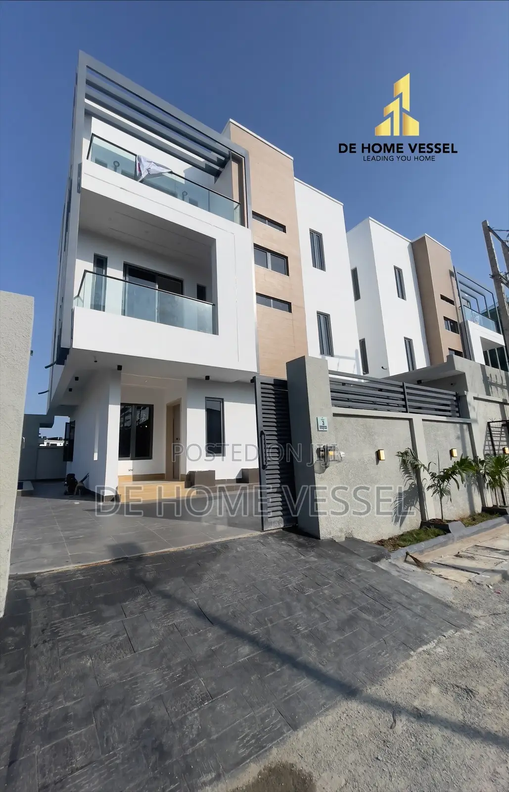 5bdrm Duplex in Lekki Phase 1 for sale in Lekki Phase 1