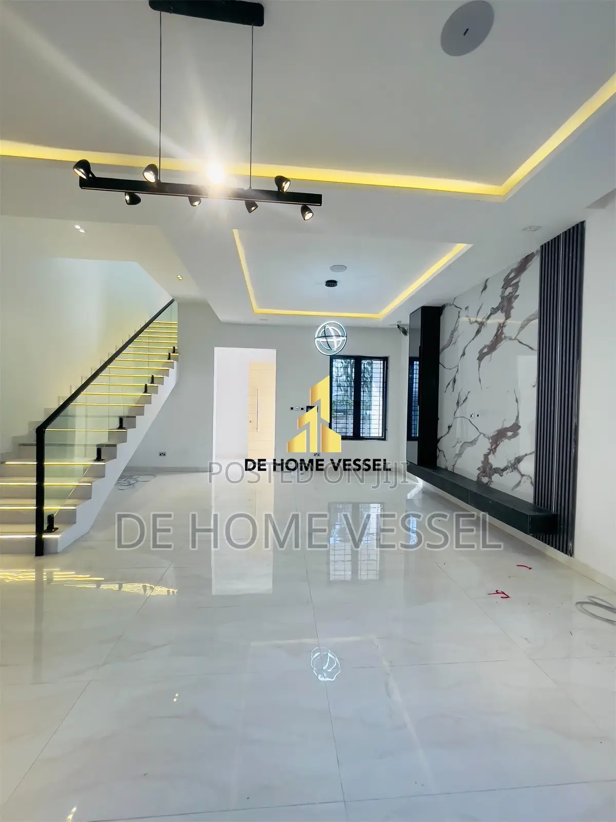 5bdrm Duplex in Lekki Phase 1 for sale in Lekki Phase 1