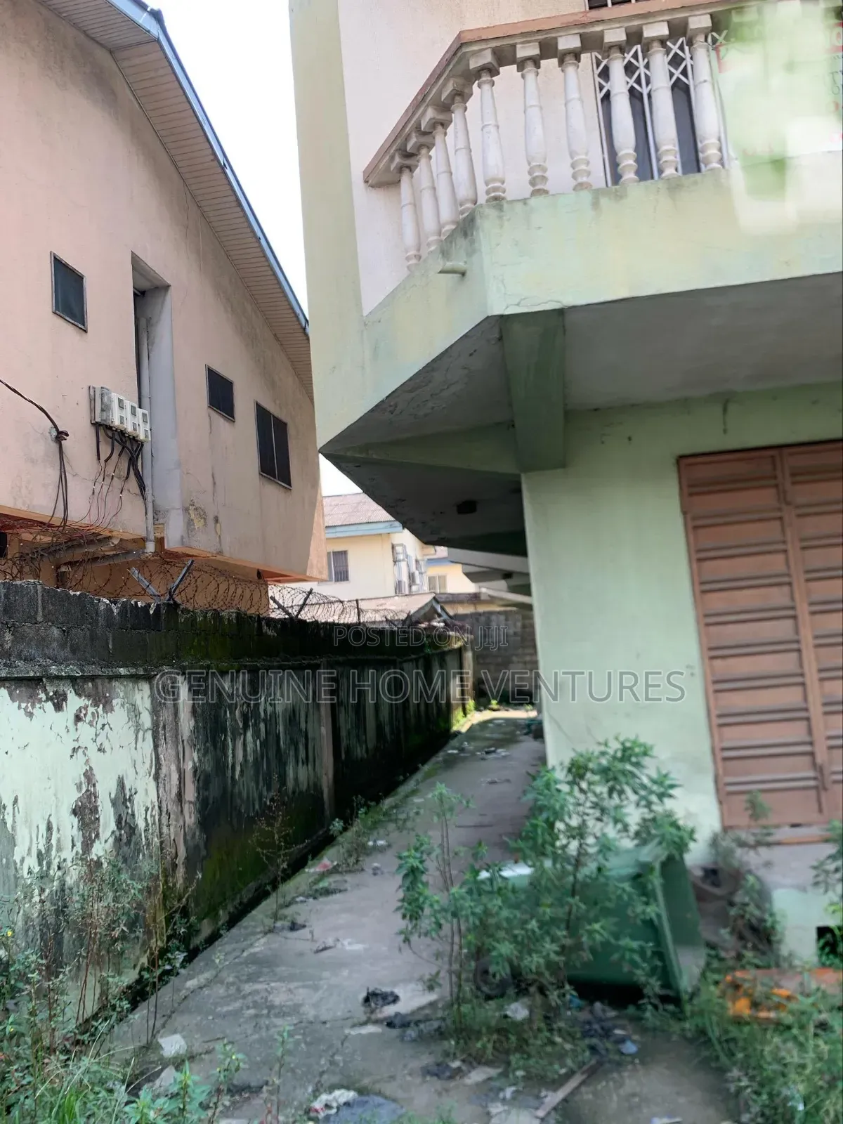 18bdrm Block of Flats in Yaba for sale in Yaba