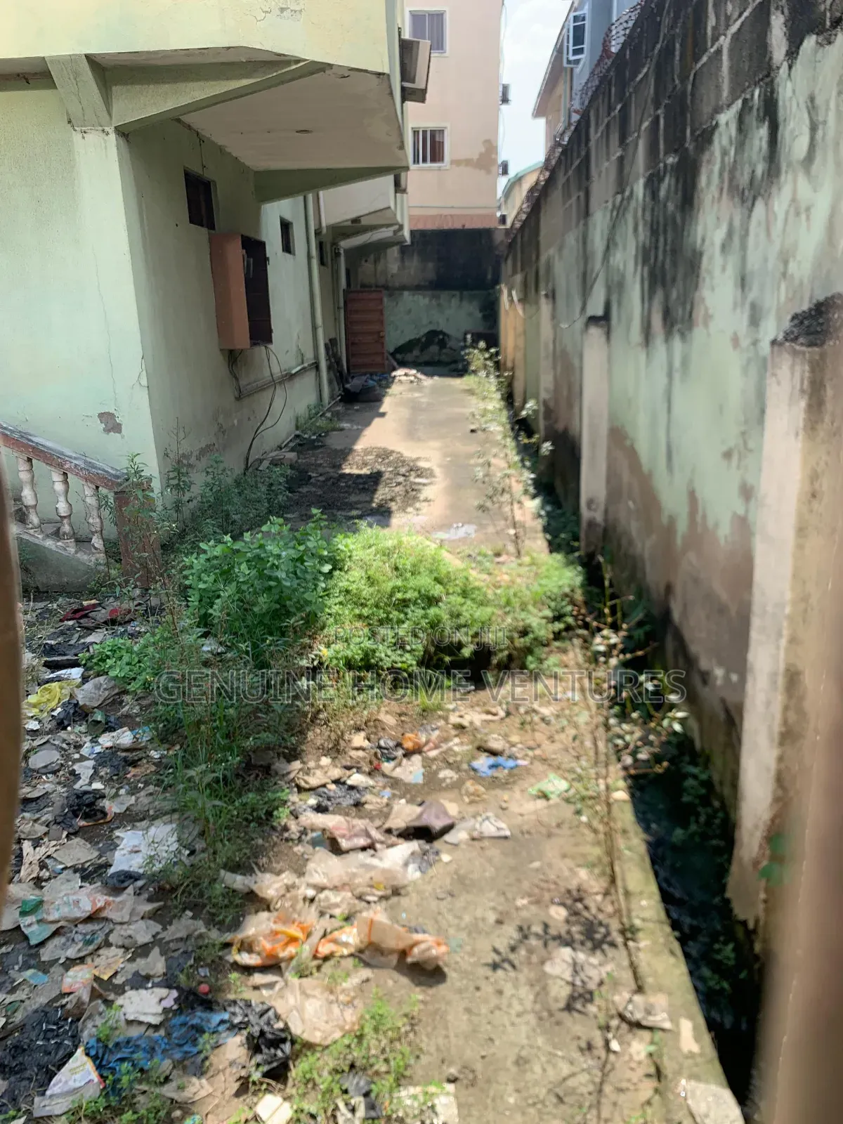 18bdrm Block of Flats in Yaba for sale in Yaba