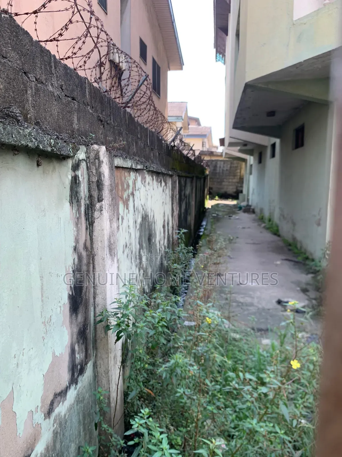 18bdrm Block of Flats in Yaba for sale in Yaba