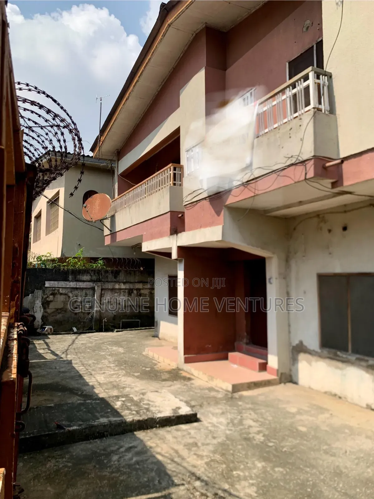 8bdrm Block of Flats in Yaba for sale in Yaba