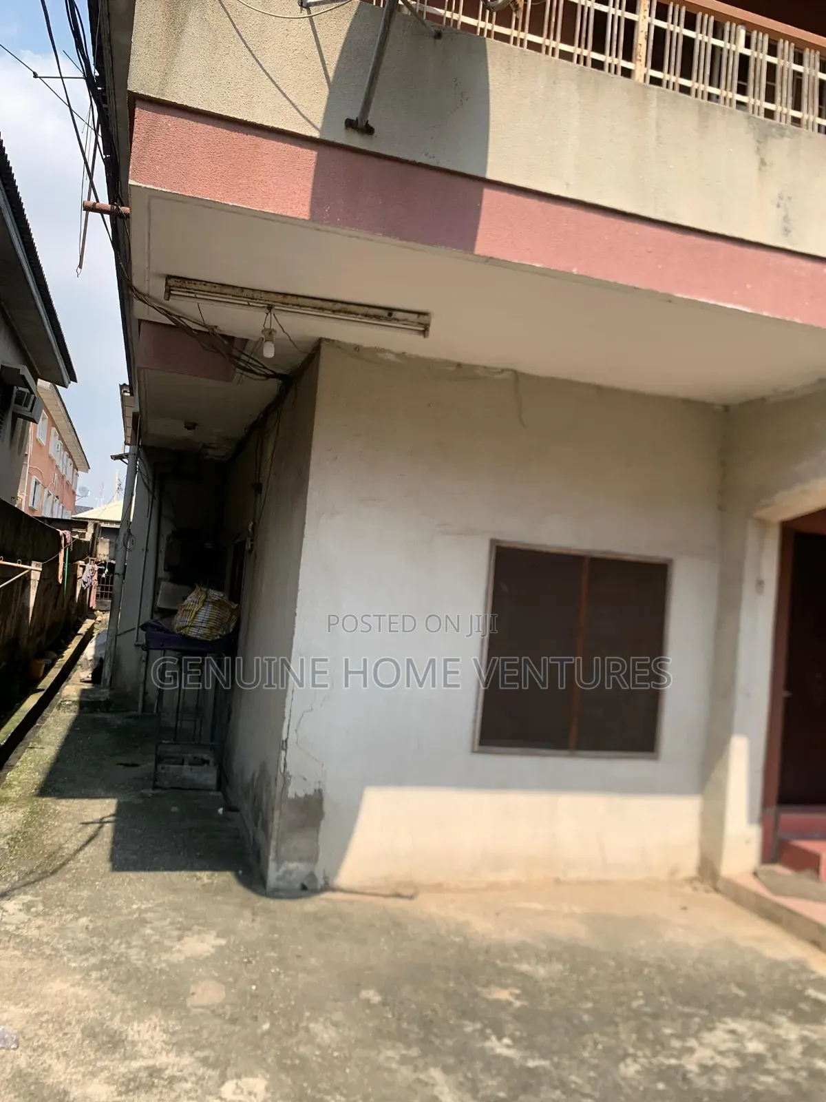 8bdrm Block of Flats in Yaba for sale in Yaba